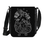 Девица-небо задирает юбку