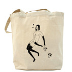 девушка и два черепа