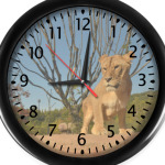 Львица в саванне