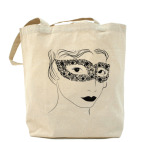 Женщина в маске