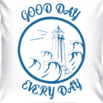 маяк и море