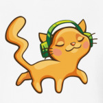 Рыжий кот меломан в наушниках