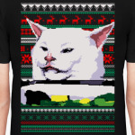 Две женщины орут на озадаченного кота за столом