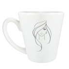 девушка с голубыми глазами