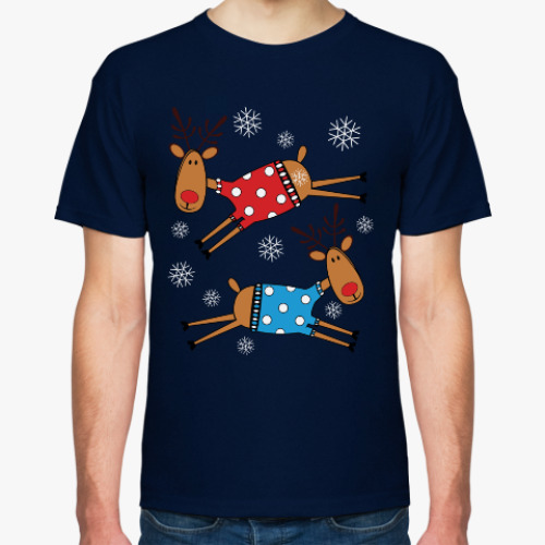 Футболка с принтом Новогодние олени в свитерах