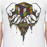 Кубик Рубика в руках