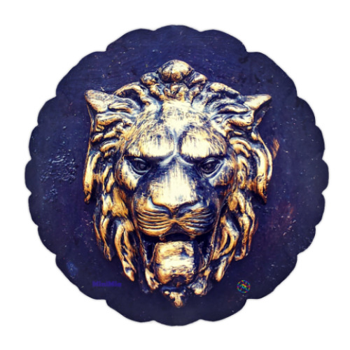 Подушка с принтом Золотой лев