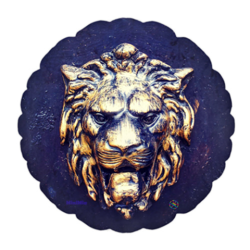 Подушка с принтом Золотой лев