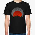 Багровый закат над темным лесом