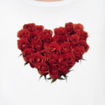 Сердце из бутонов роз