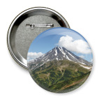 Пейзаж полуострова Камчатка: лето, вулкан и горы