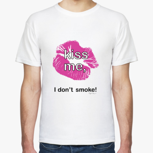Футболка с принтом  kiss me