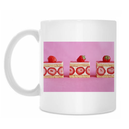 Кружка с принтом 'Клубничное пирожное'