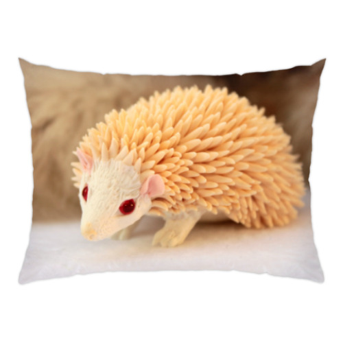Подушка с принтом Ёжик-альбинос