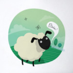 Овечка на полянке