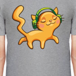 Рыжий кот меломан в наушниках