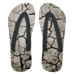 Земля с трещинами