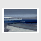 Подруги и странный человек позади